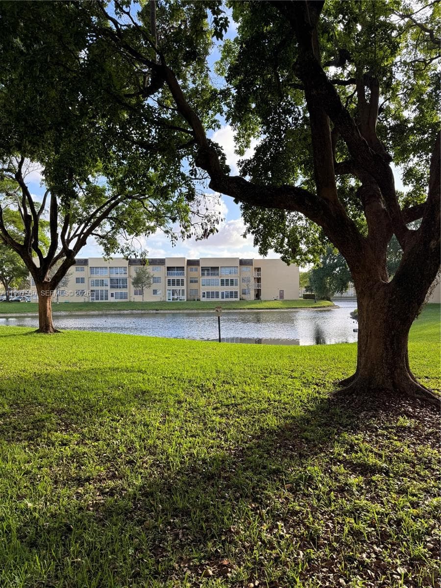 6150 NW 62nd St # 106, Tamarac, FL 33319 — zdjęcie 3
