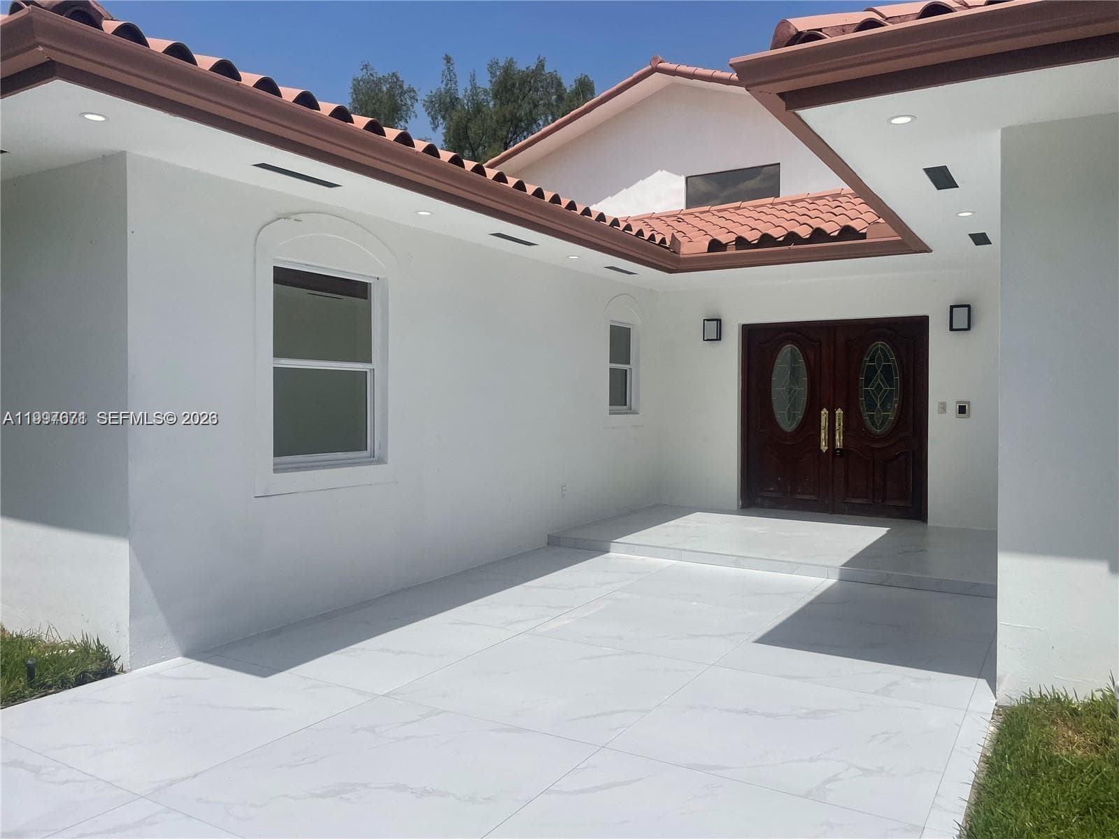 19740 W Saint Andrews Dr, Hialeah, FL 33015
