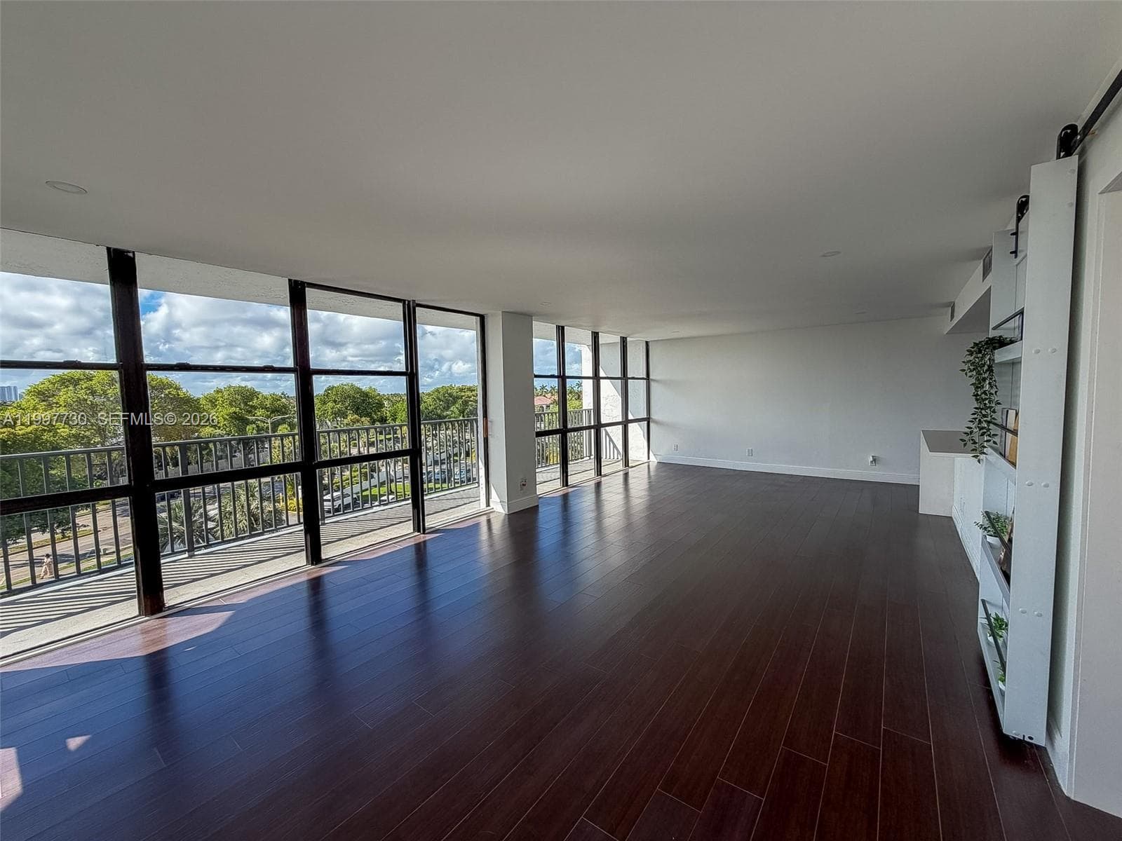 1000 Parkview Dr # 531, Hallandale Beach, FL 33009 — zdjęcie 3