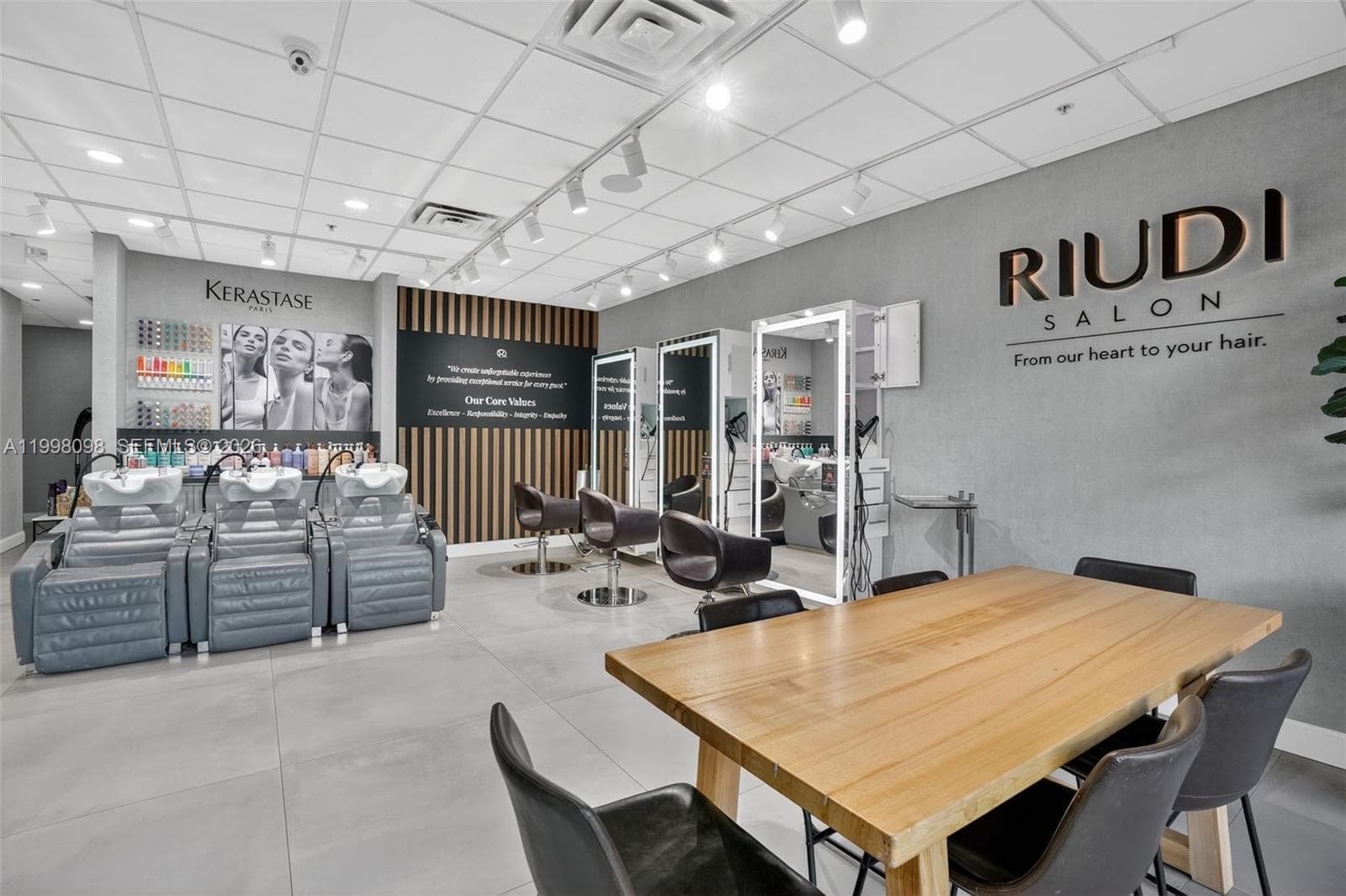 Beauty Salon Commercial Condo with Real Estate For Sale In Hial, Hialeah, FL 33015