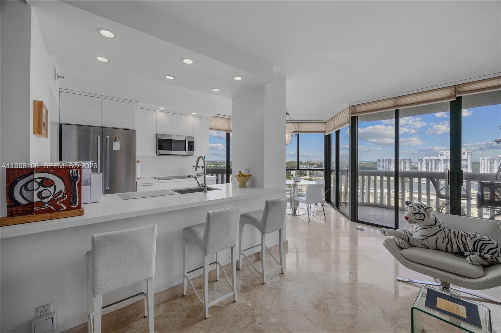 1000 W Island Blvd # 1910, Aventura, FL 33160 — zdjęcie 4