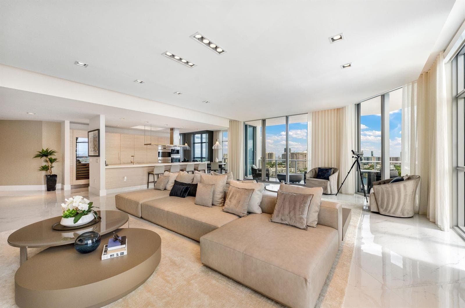 17301 Biscayne Boulevard # Ph-7, North Miami Beach, FL 33160 — zdjęcie 3