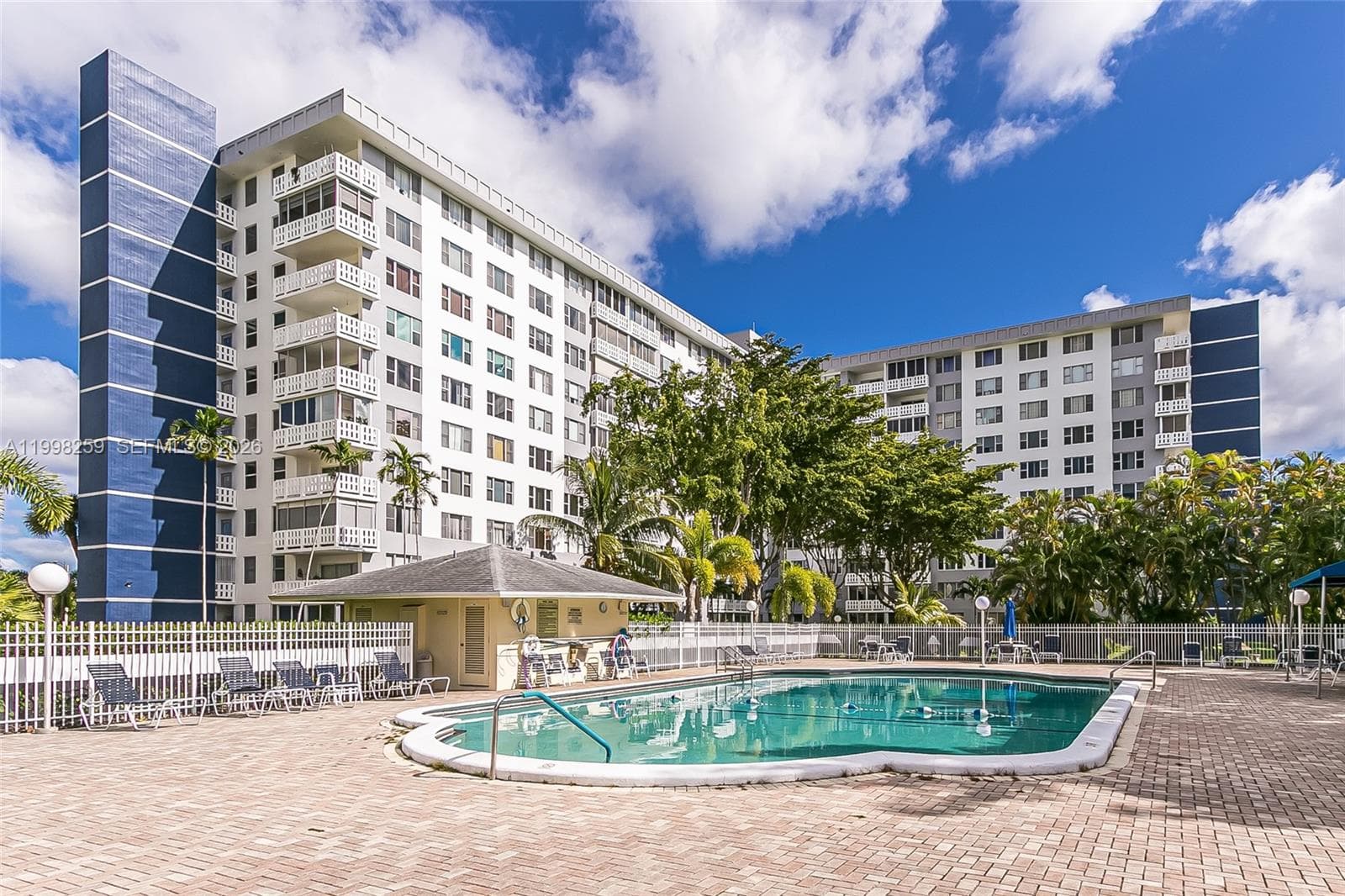 4350 Hillcrest Dr # 303, Hollywood, FL 33021 — zdjęcie 2