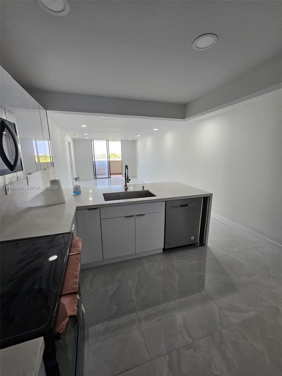 7125 Bay Dr # 506, Miami Beach, FL 33141 — zdjęcie 5