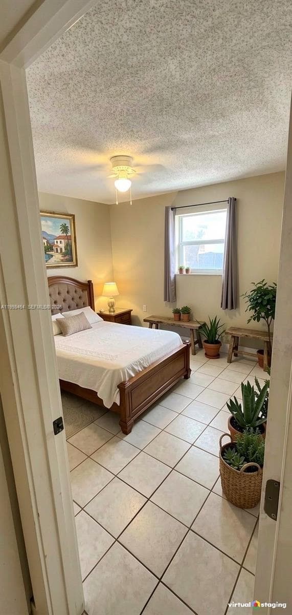 880 E 26th St, Hialeah, FL 33013 — zdjęcie 2