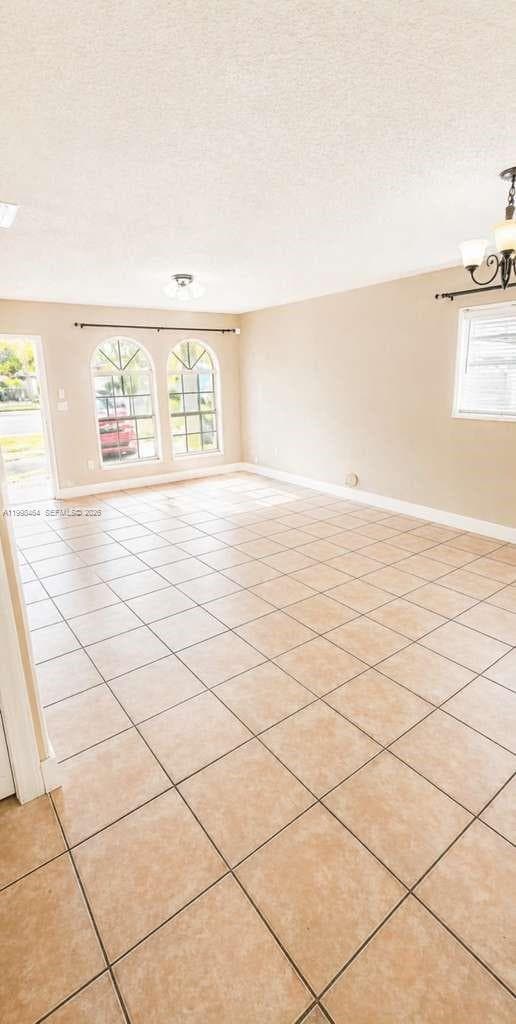 880 E 26th St, Hialeah, FL 33013 — zdjęcie 5