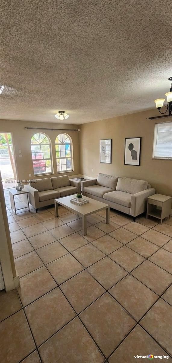 880 E 26th St, Hialeah, FL 33013 — zdjęcie 4