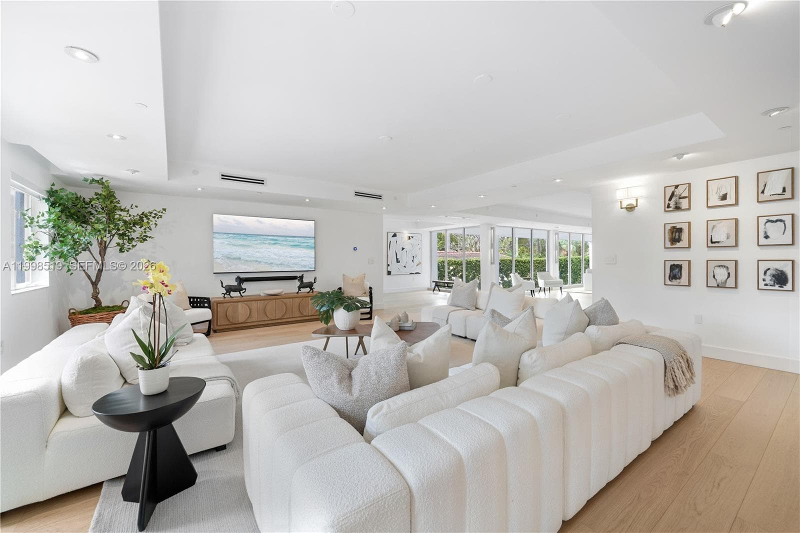 215 Palm Ave, Miami Beach, FL 33139 — zdjęcie 2