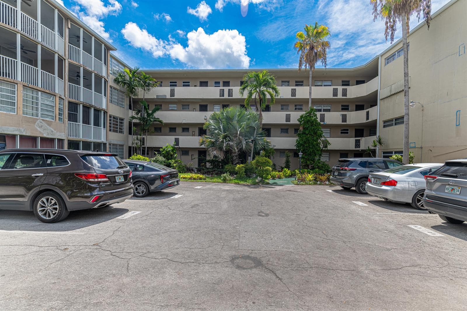 1660 NE 191st Street # Unit 311, Miami, FL 33179 — zdjęcie 3