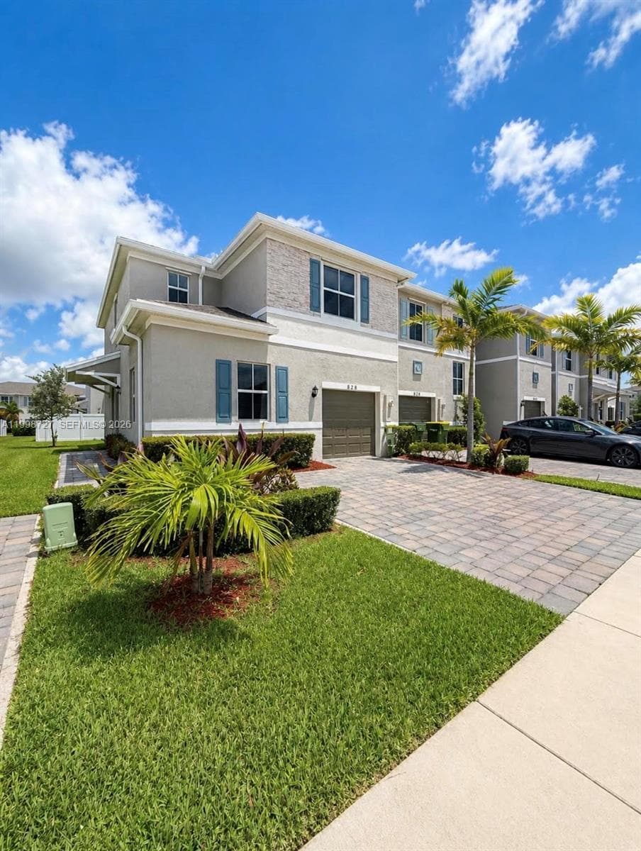 823 SE 17th St, Homestead, FL 33034