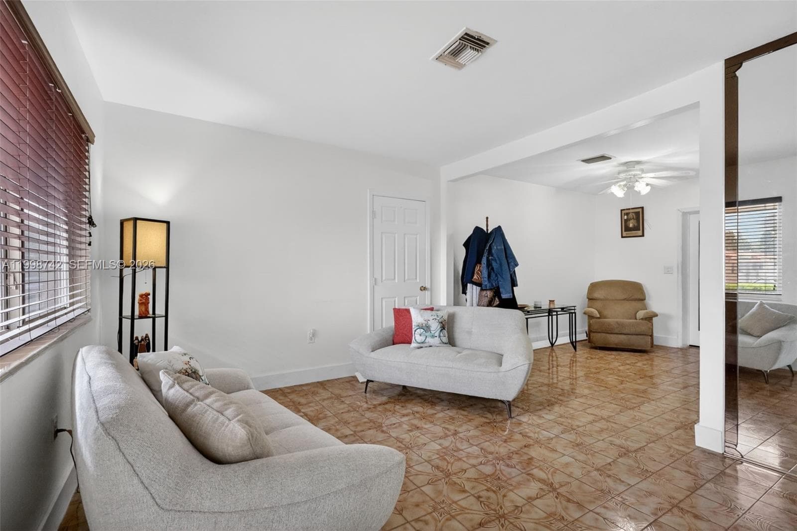 733 W 33rd St, Hialeah, FL 33012 — zdjęcie 2