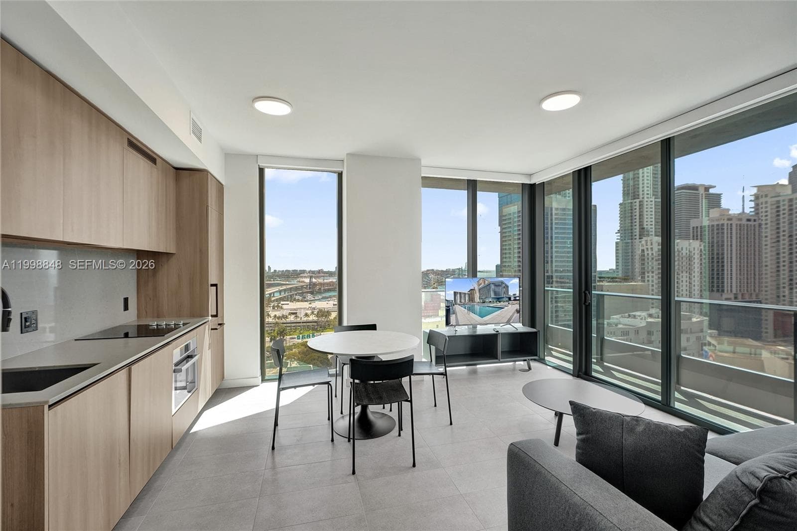 121 NE 5th ST # 2101, Miami, FL 33132 — zdjęcie 2