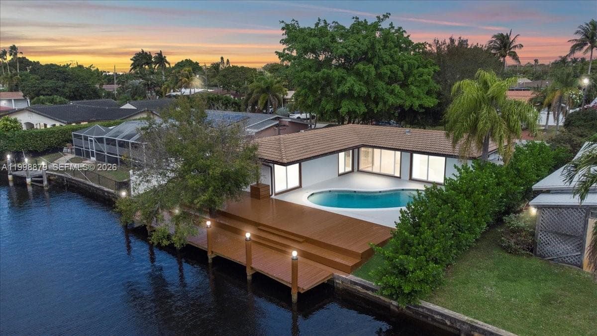 1910 NW 36th St, Oakland Park, FL 33309