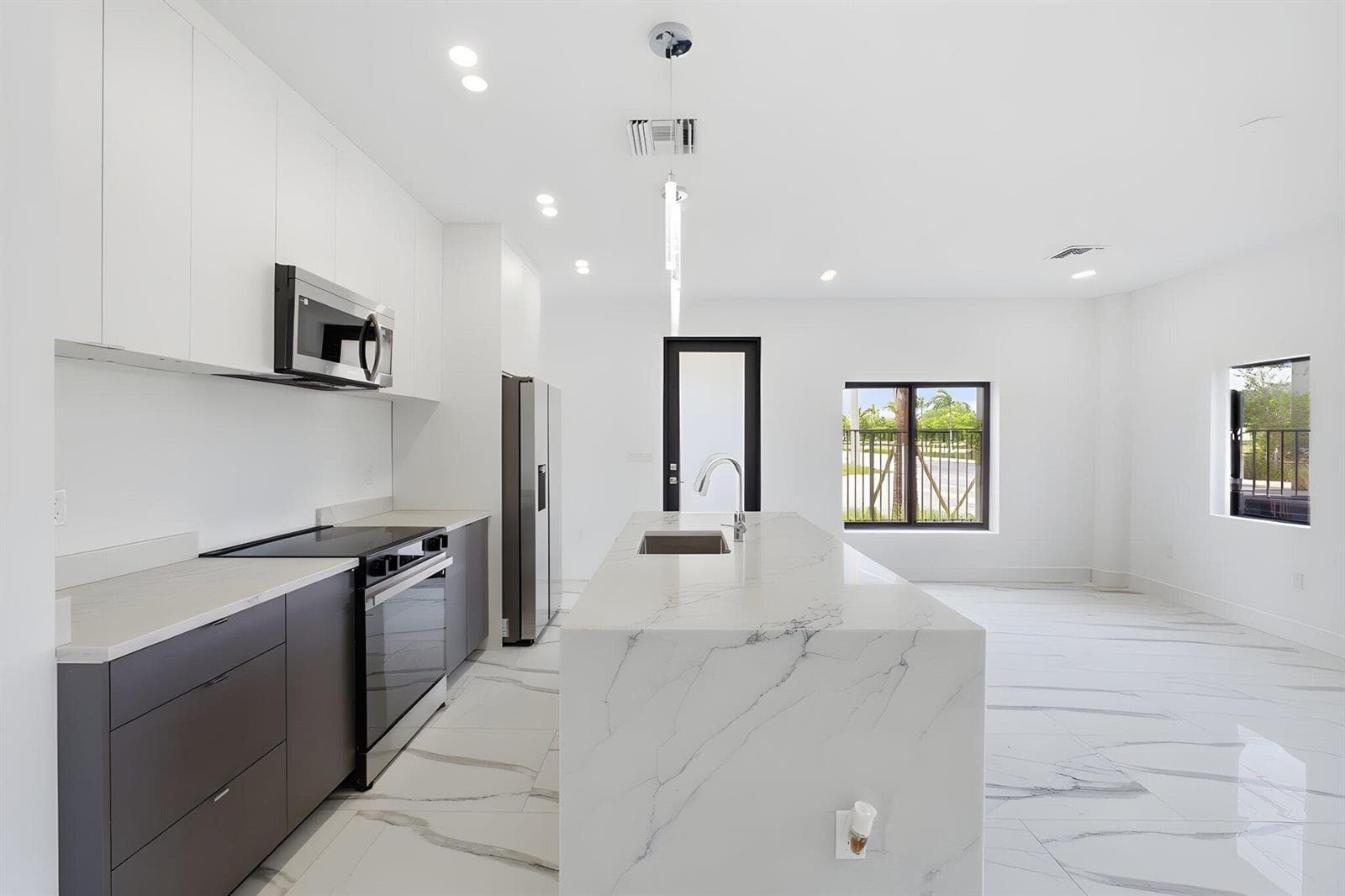 1548 NW 1st Avenue, Pompano Beach, FL 33060 — zdjęcie 3