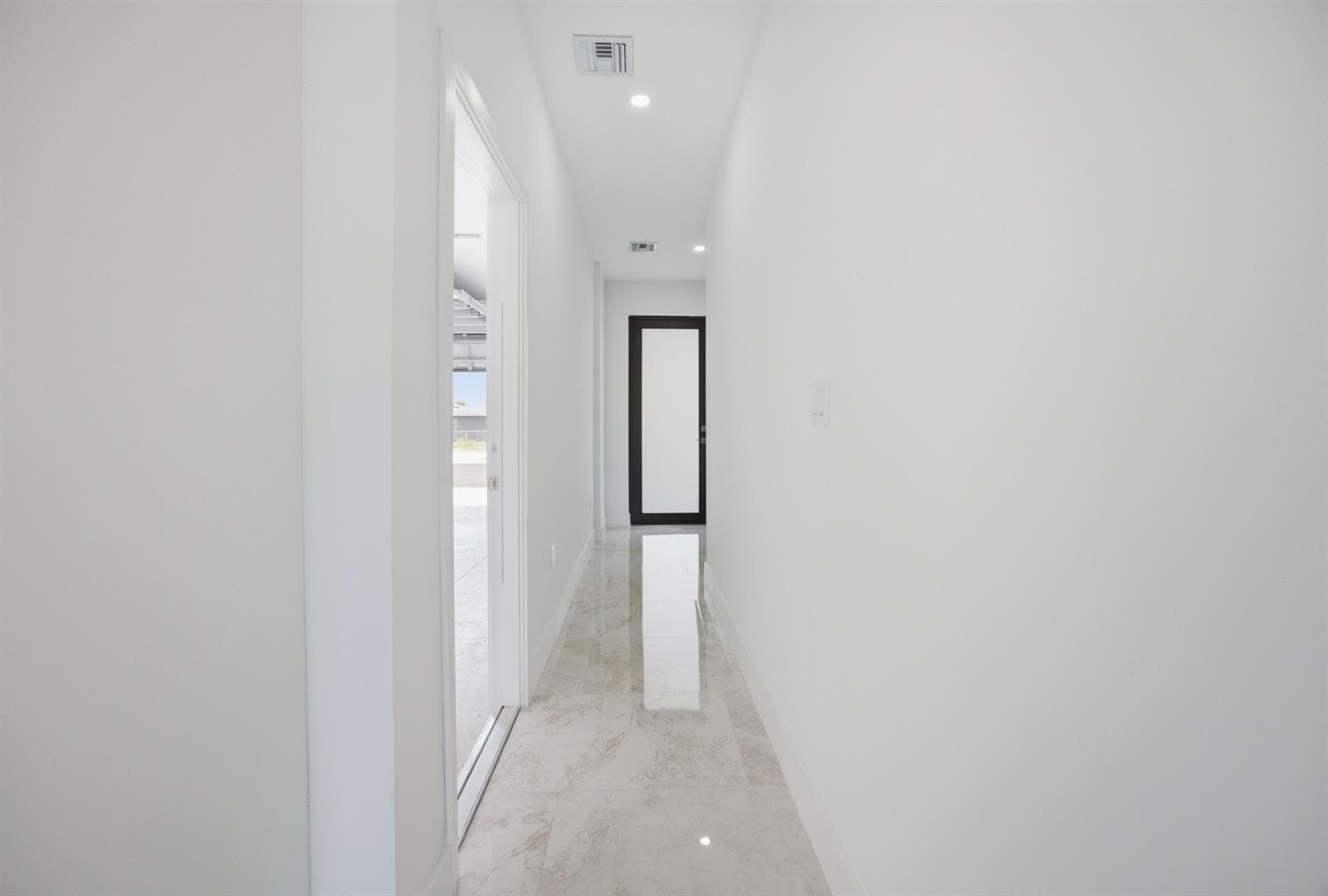 1546 NW 1st Avenue, Pompano Beach, FL 33060 — zdjęcie 4