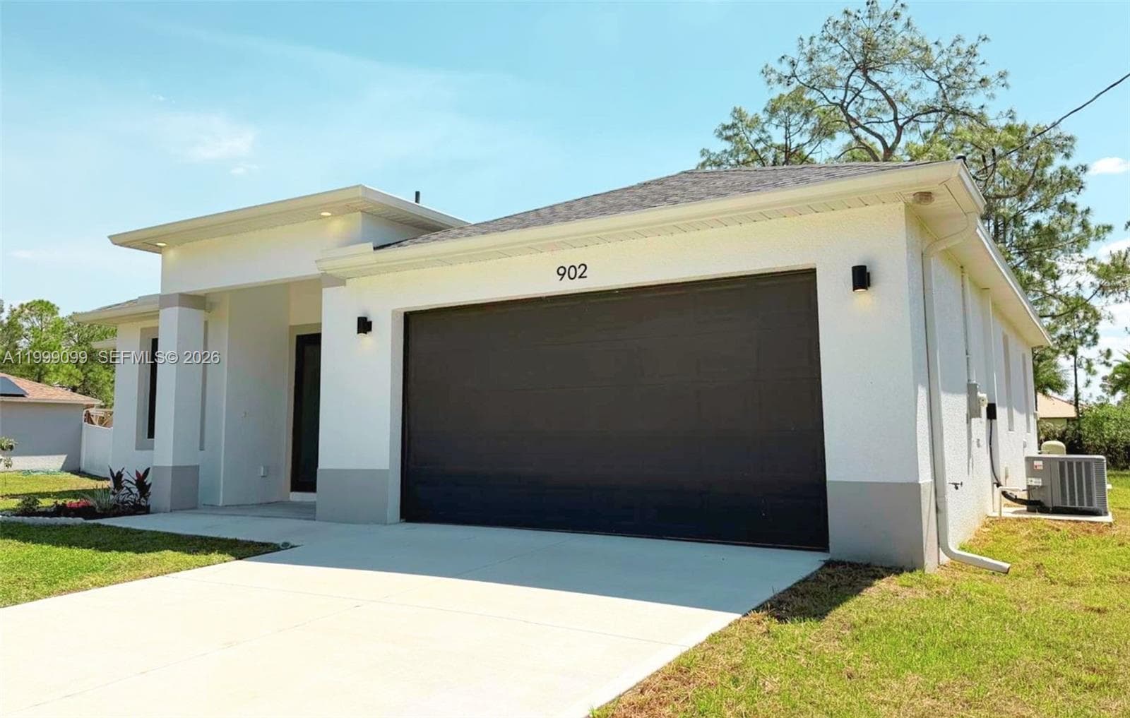 902 MAGNOLIA AVE, Lehigh Acres, FL 33972 — zdjęcie 2