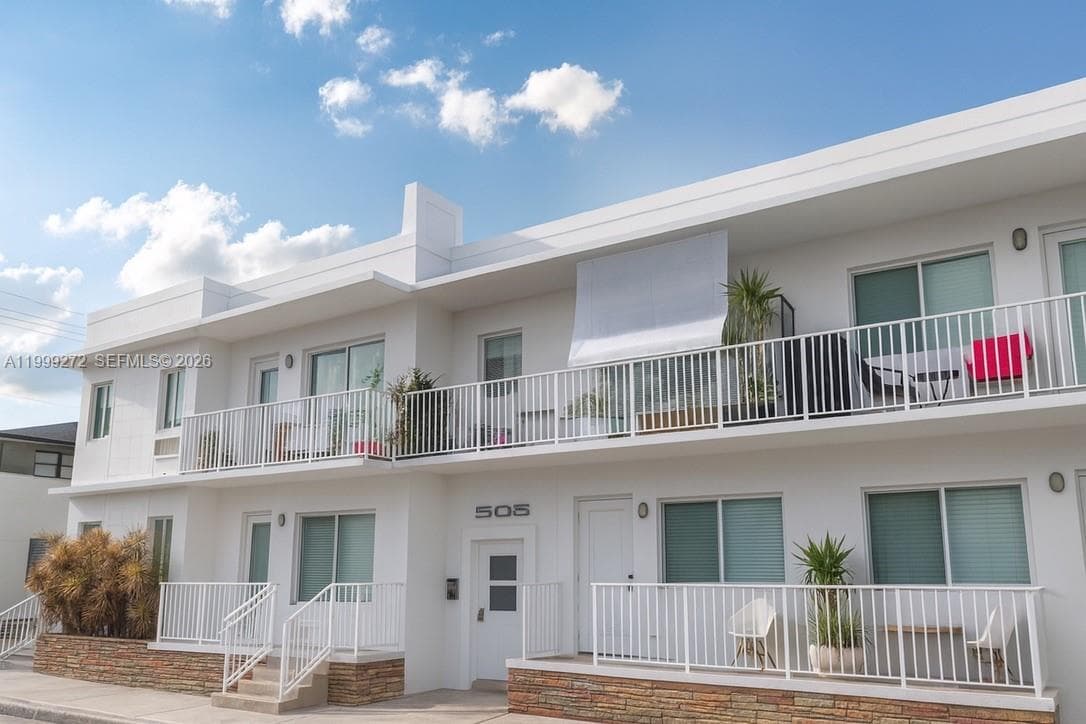 505 74th St # 6B, Miami Beach, FL 33141