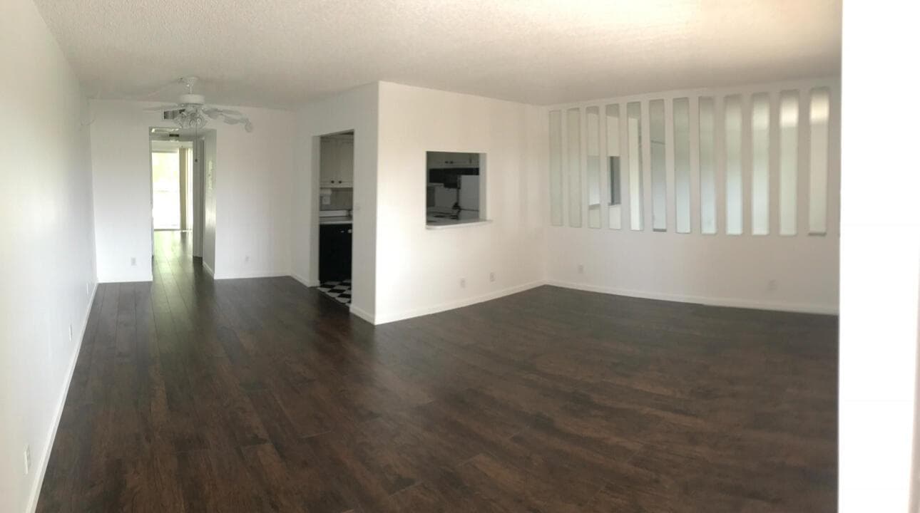 700 Village Green Court # 302, Palm Springs, FL 33461 — zdjęcie 2