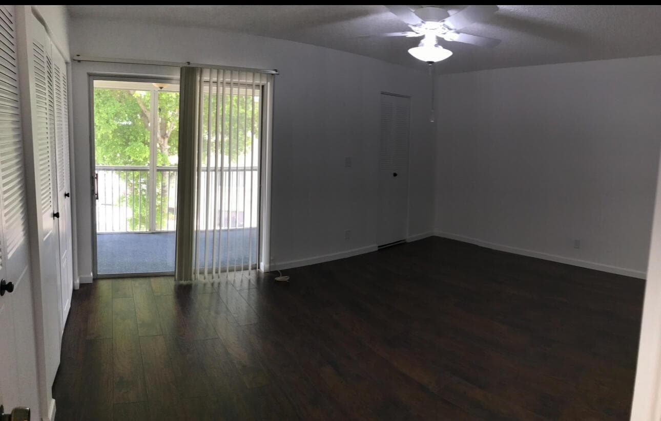 700 Village Green Court # 302, Palm Springs, FL 33461 — zdjęcie 4