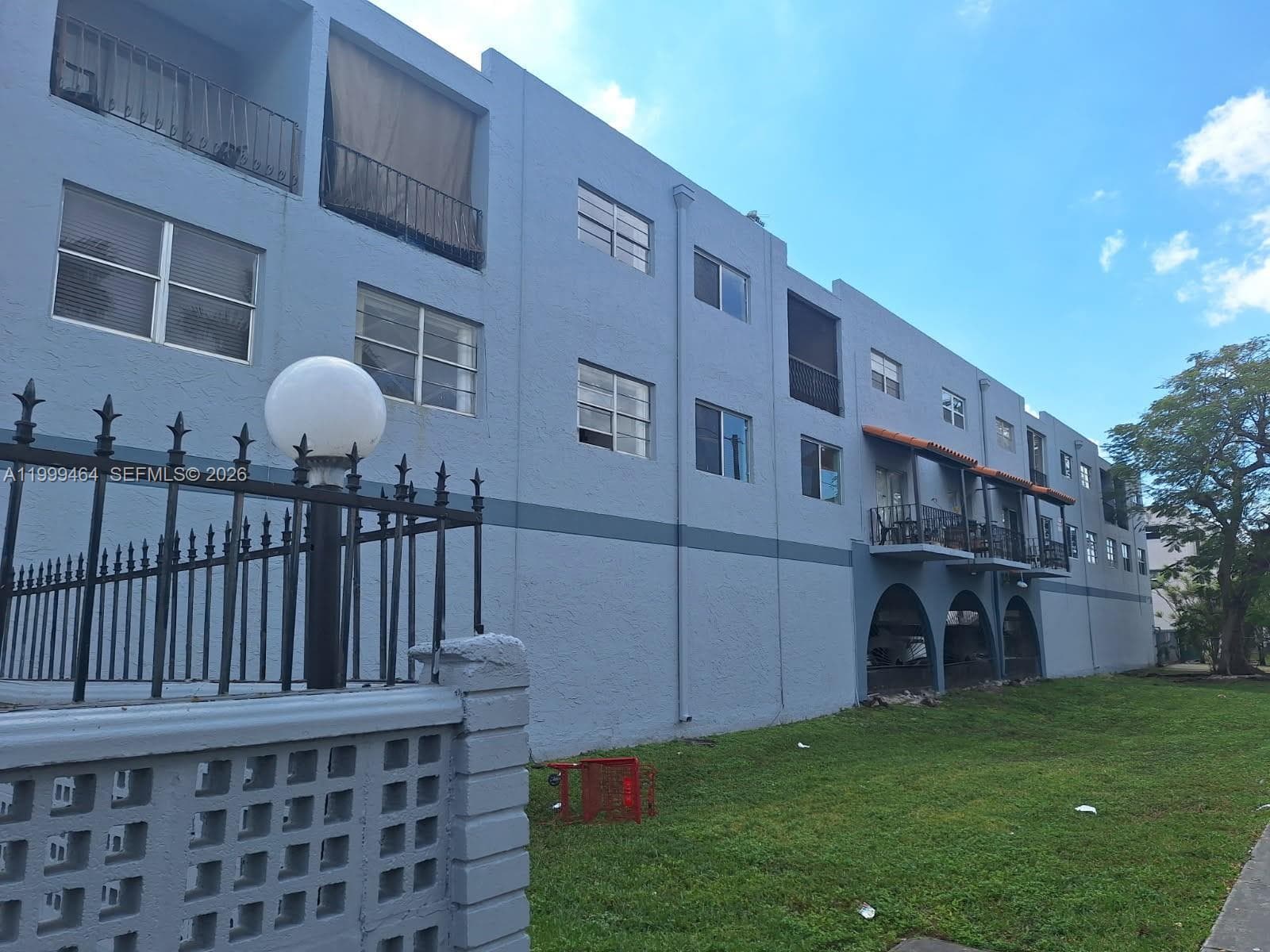 1300 W 53rd St # 19, Hialeah, FL 33012