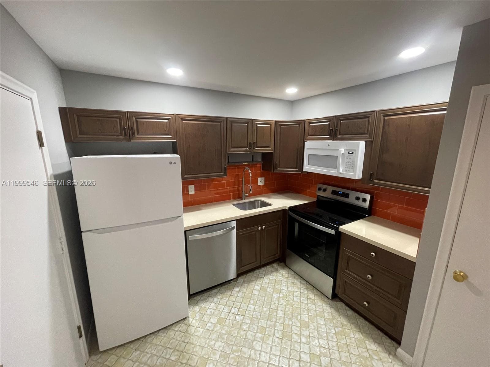 4751 NW 21st St # 611, Lauderhill, FL 33313 — zdjęcie 2