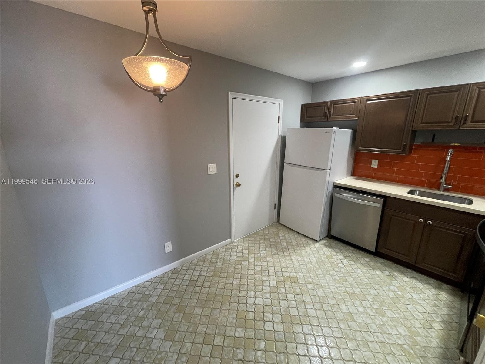 4751 NW 21st St # 611, Lauderhill, FL 33313 — zdjęcie 3