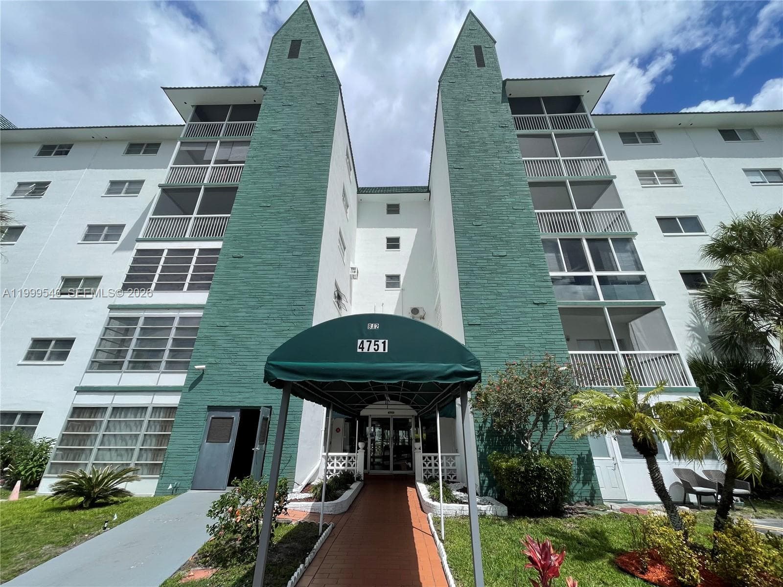 4751 NW 21st St # 611, Lauderhill, FL 33313
