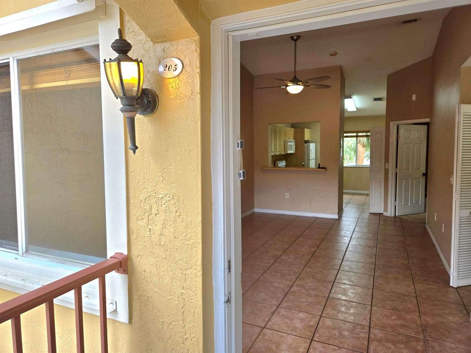 7900 NW 6th Street # 205, Pembroke Pines, FL 33024 — zdjęcie 2