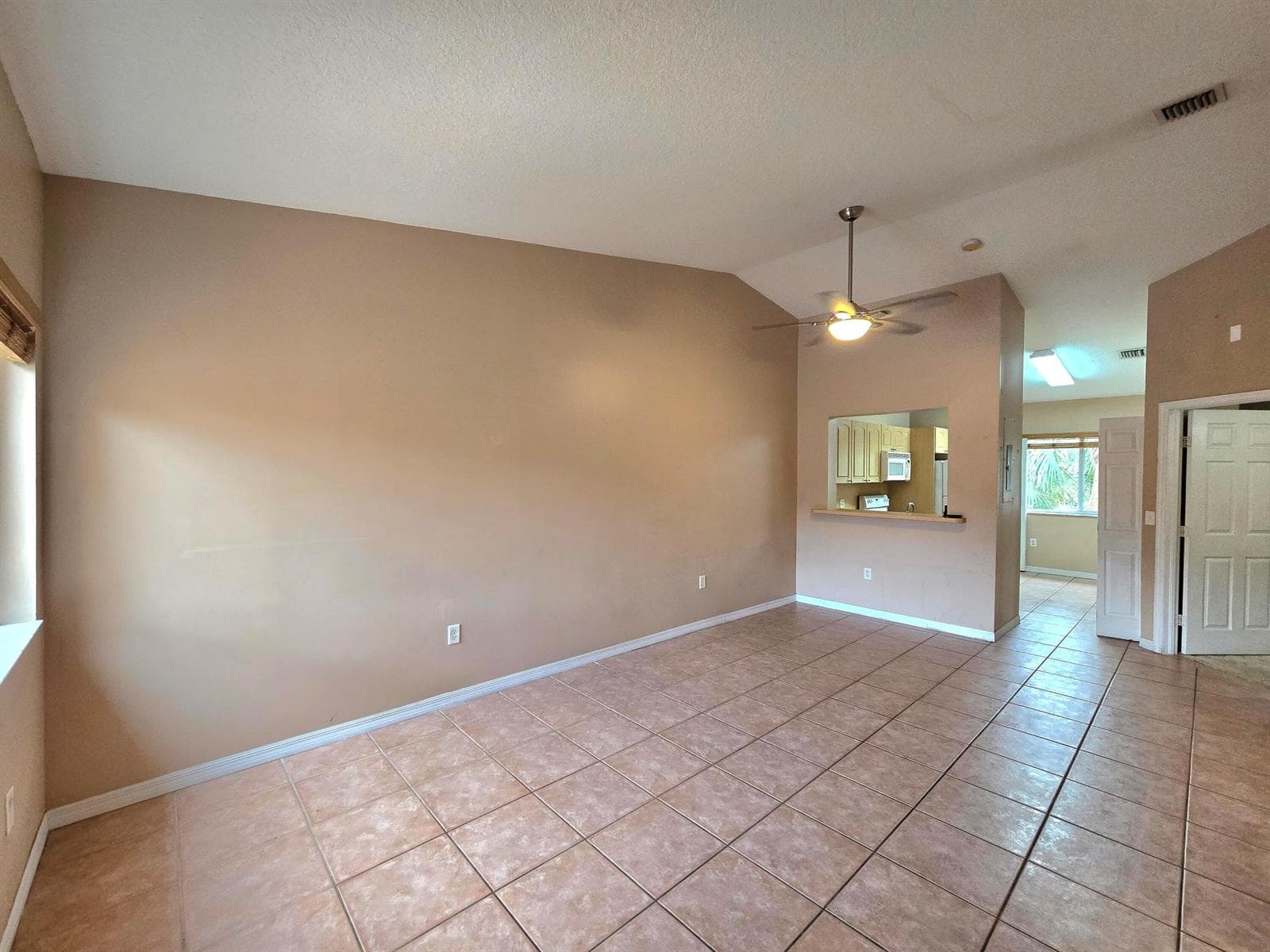 7900 NW 6th Street # 205, Pembroke Pines, FL 33024 — zdjęcie 3