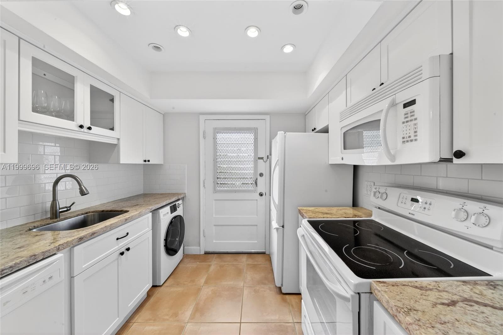 6815 Edgewater Dr # 108, Coral Gables, FL 33133 — zdjęcie 3