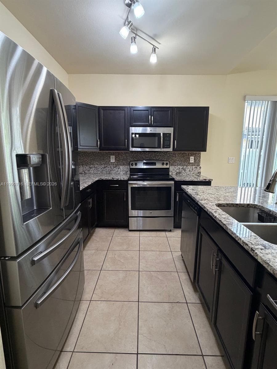 133 SE 28 # 8, Homestead, FL 33033 — zdjęcie 4