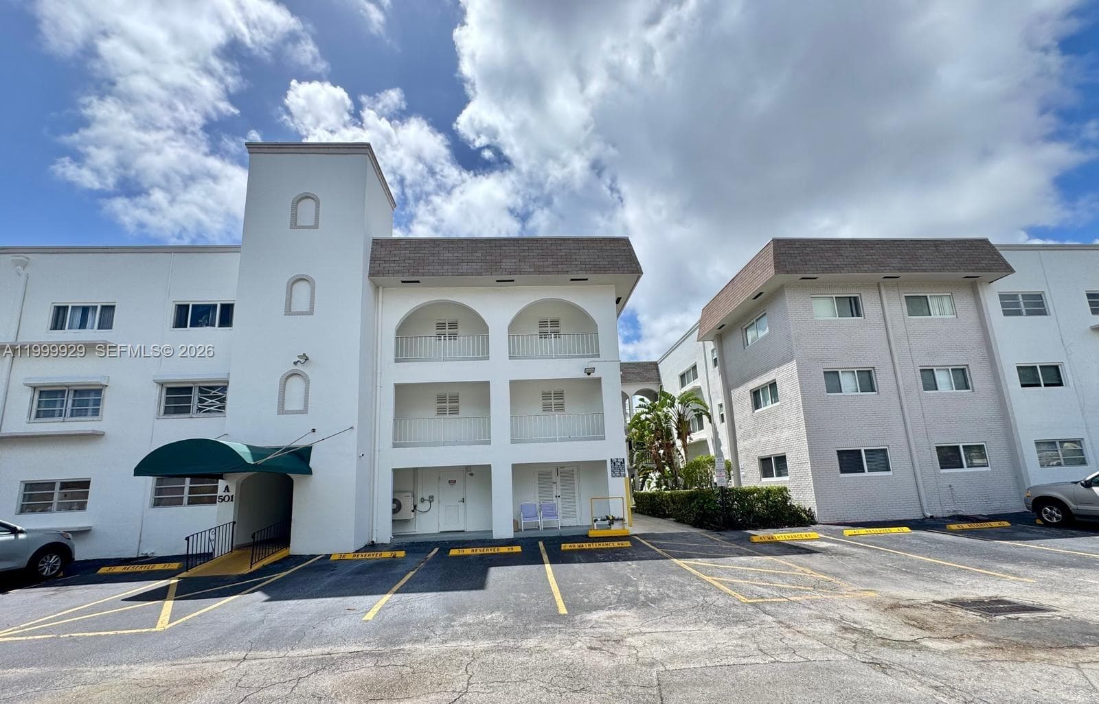 581 Blue Heron Drive # 221-B, Hallandale Beach, FL 33009 — zdjęcie 2