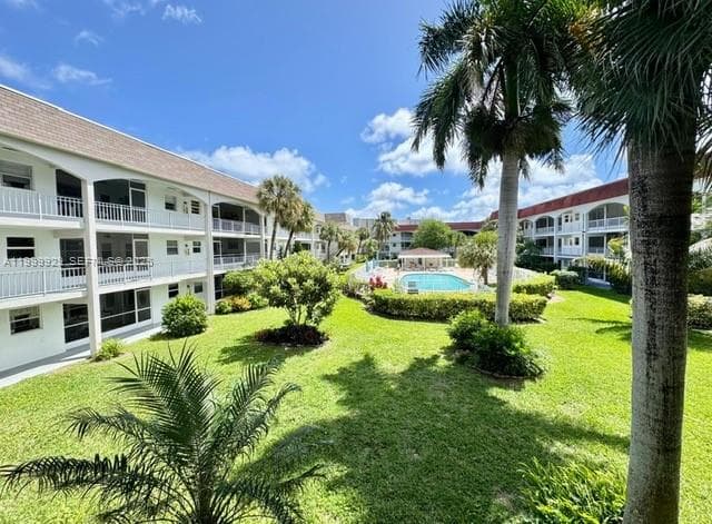 581 Blue Heron Drive # 221-B, Hallandale Beach, FL 33009 — zdjęcie 3