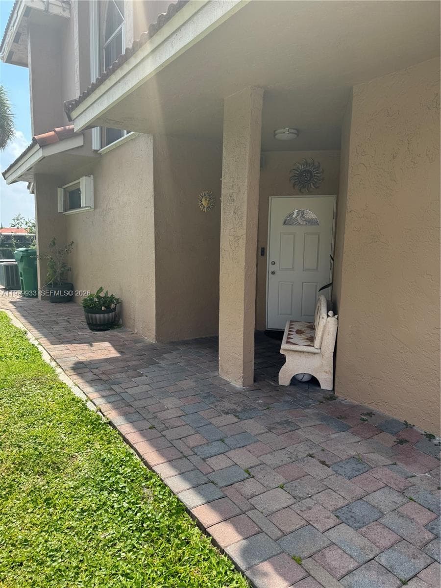 8270 NW 191st Ln # 13L, Hialeah, FL 33015 — zdjęcie 2