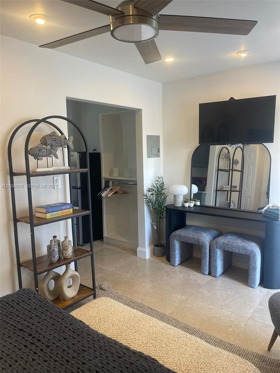 338 Roosevelt St, Hollywood, FL 33019 — zdjęcie 2