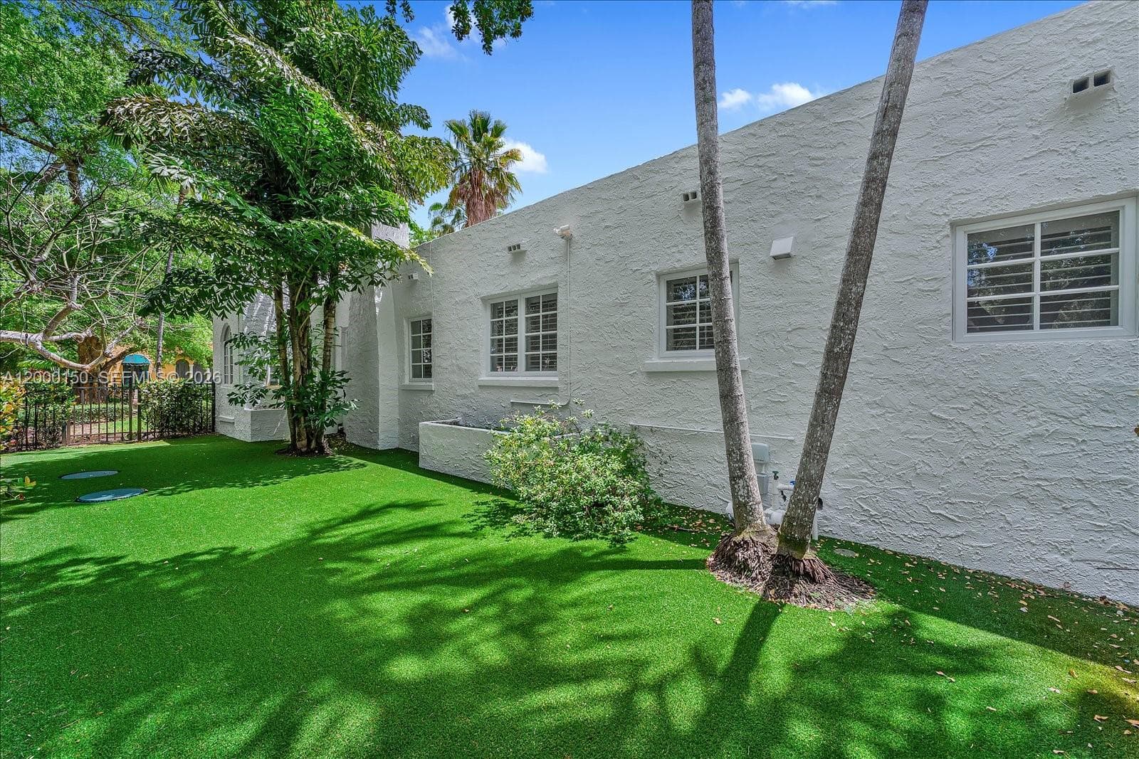 1102 Genoa St, Coral Gables, FL 33134 — zdjęcie 2