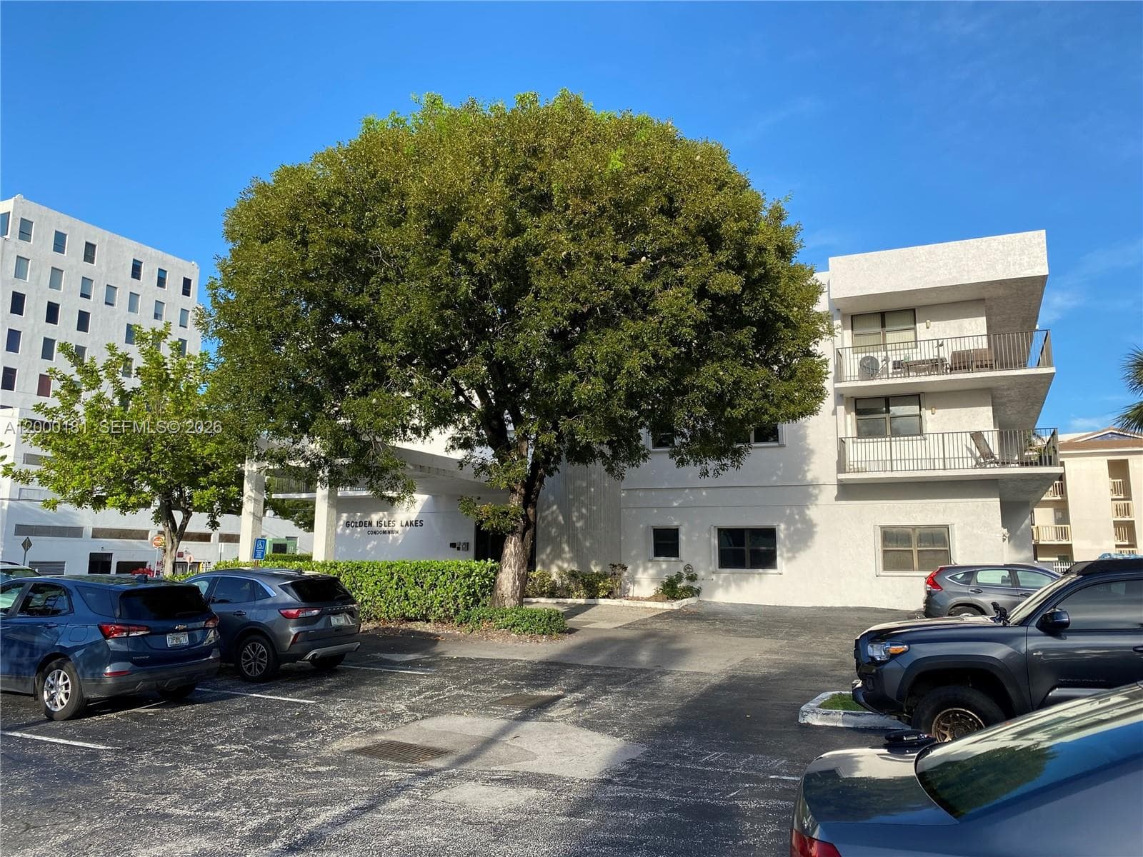 1900 Diana Dr # 3D, Hallandale Beach, FL 33009