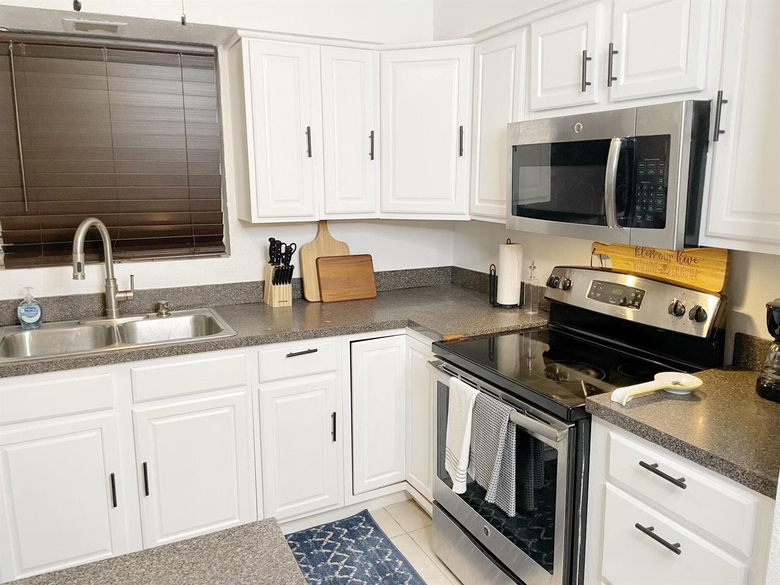 1067 SW 3rd Street, Hallandale Beach, FL 33009 — zdjęcie 3