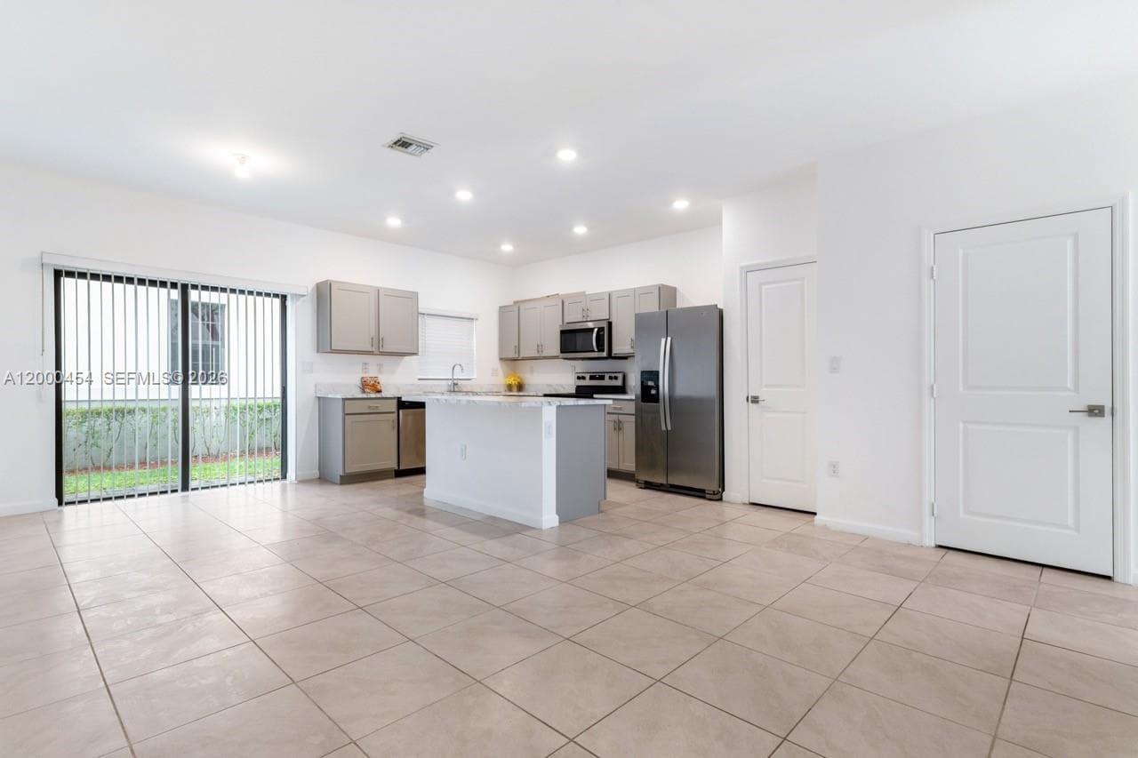 1170 SW 7th Ct, Florida City, FL 33034 — zdjęcie 5