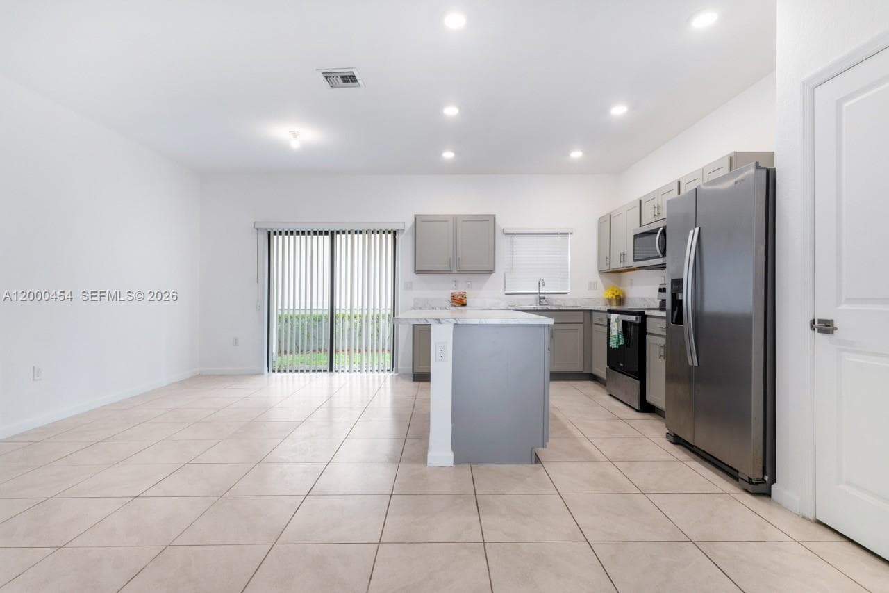 1170 SW 7th Ct, Florida City, FL 33034 — zdjęcie 4
