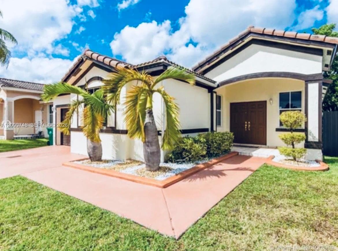 8135 NW 198th Ter, Hialeah, FL 33015 — zdjęcie 3