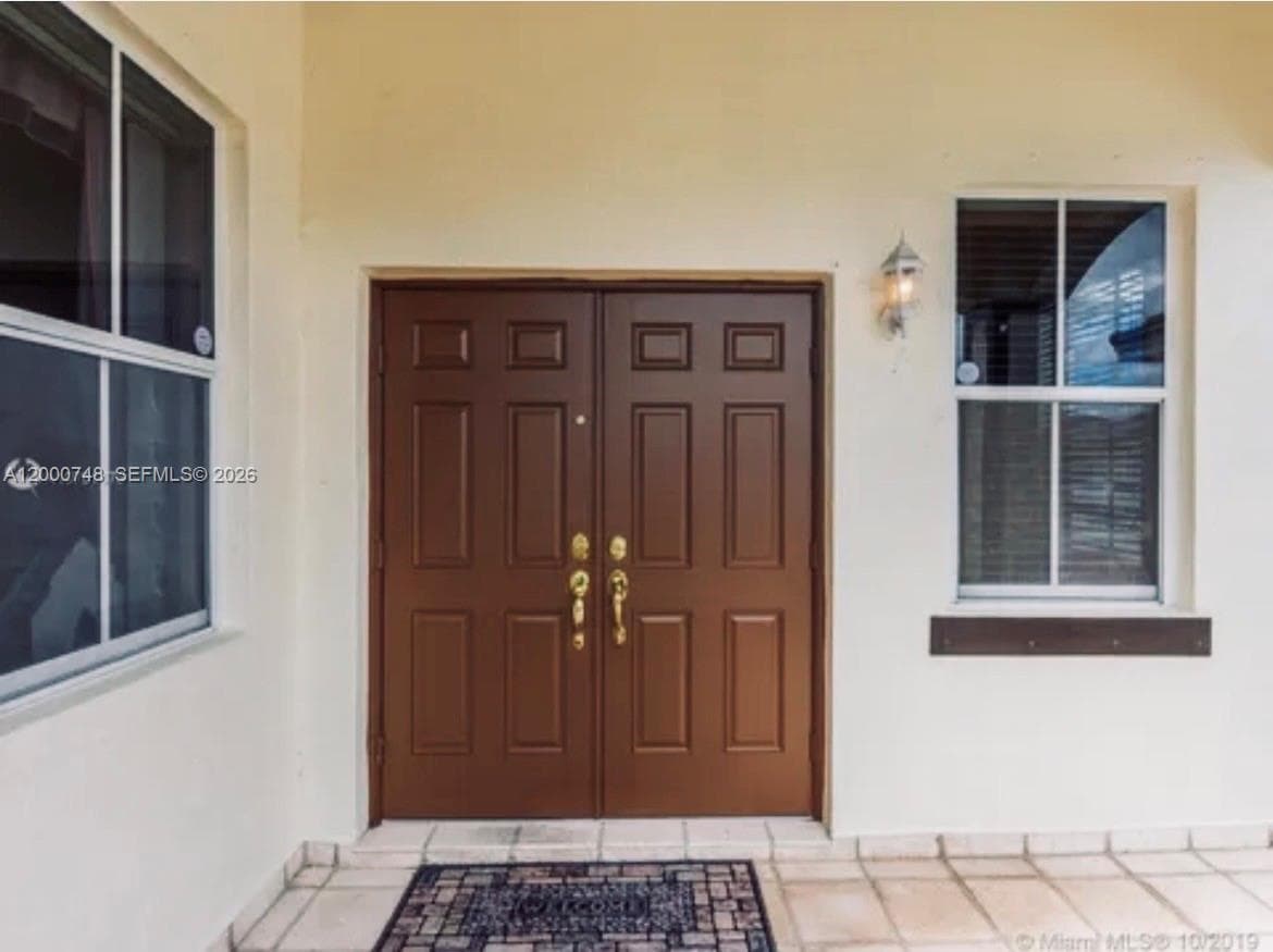 8135 NW 198th Ter, Hialeah, FL 33015 — zdjęcie 4