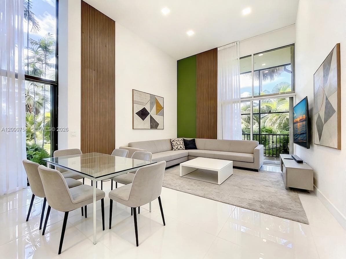 20329 W Country Club Dr # TH10, Aventura, FL 33180