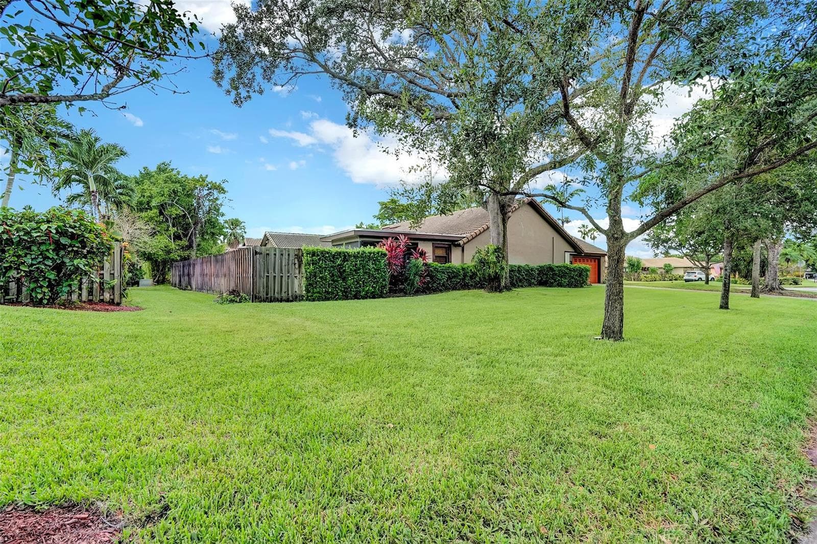 197 NW 104th Avenue, Coral Springs, FL 33071 — zdjęcie 2