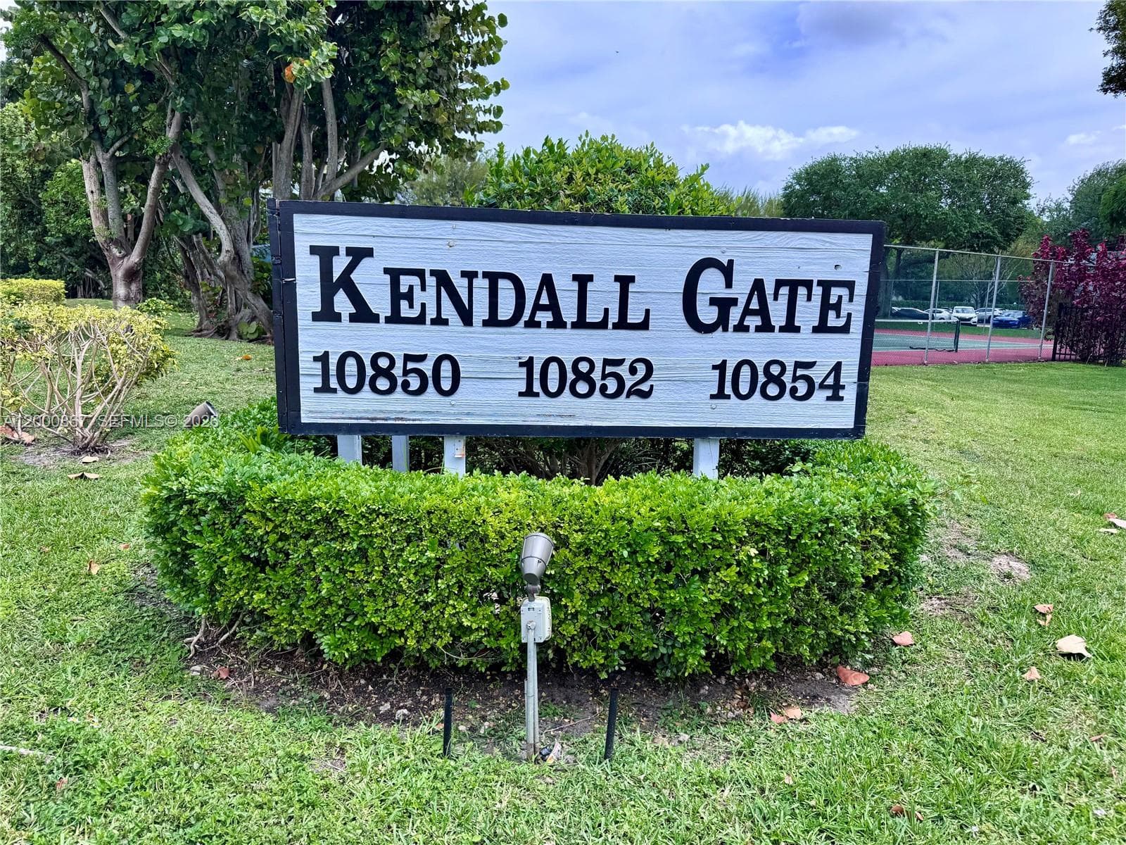 10850 N Kendall Dr # 414, Miami, FL 33176