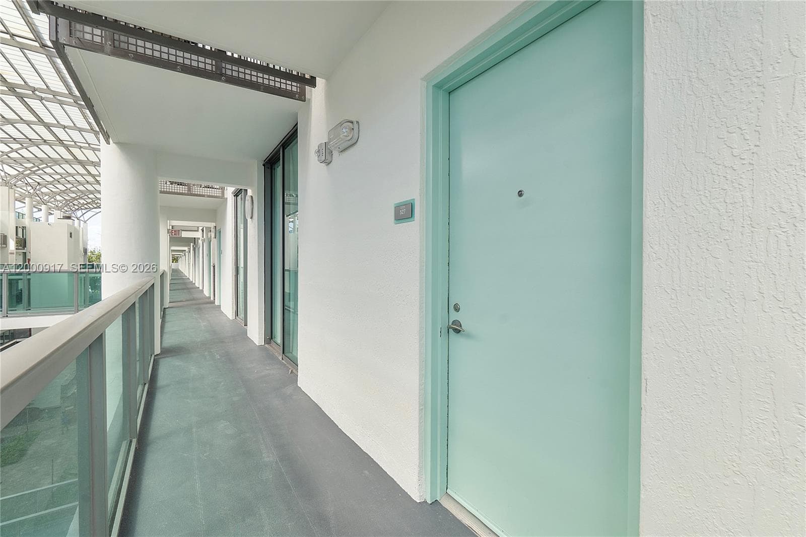 6000 Collins Ave # 527, Miami Beach, FL 33140 — zdjęcie 3