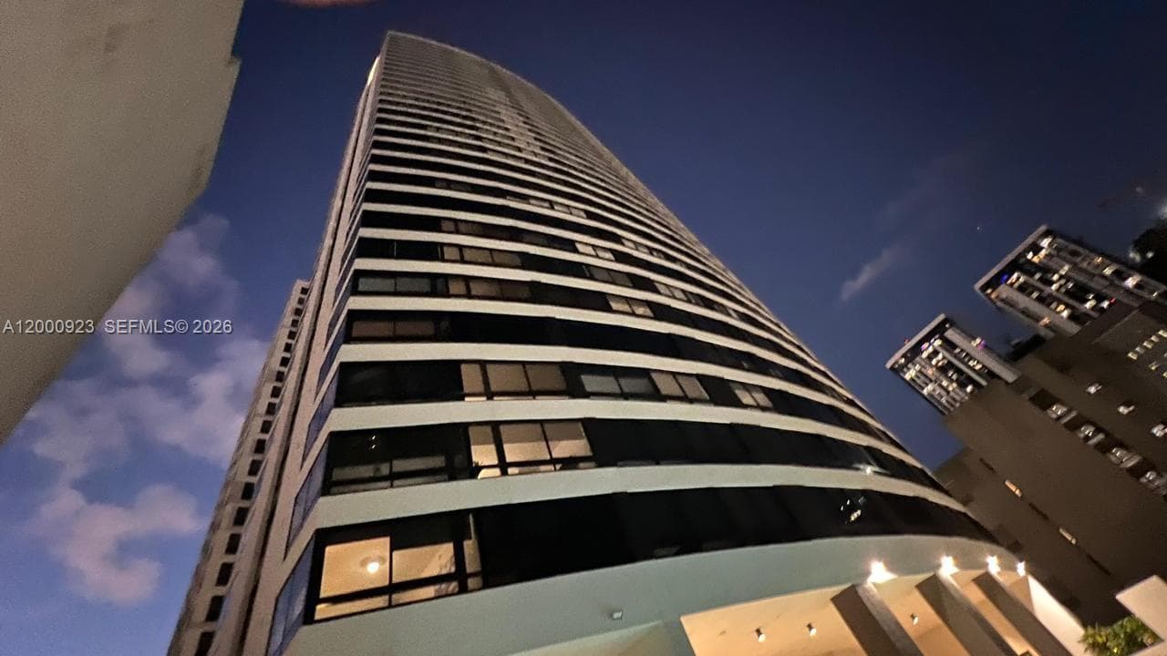 225 N Miami Ave # 212, Miami, FL 33128