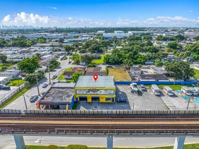 3030 NW 79th St, Miami, FL 33147 — zdjęcie 2
