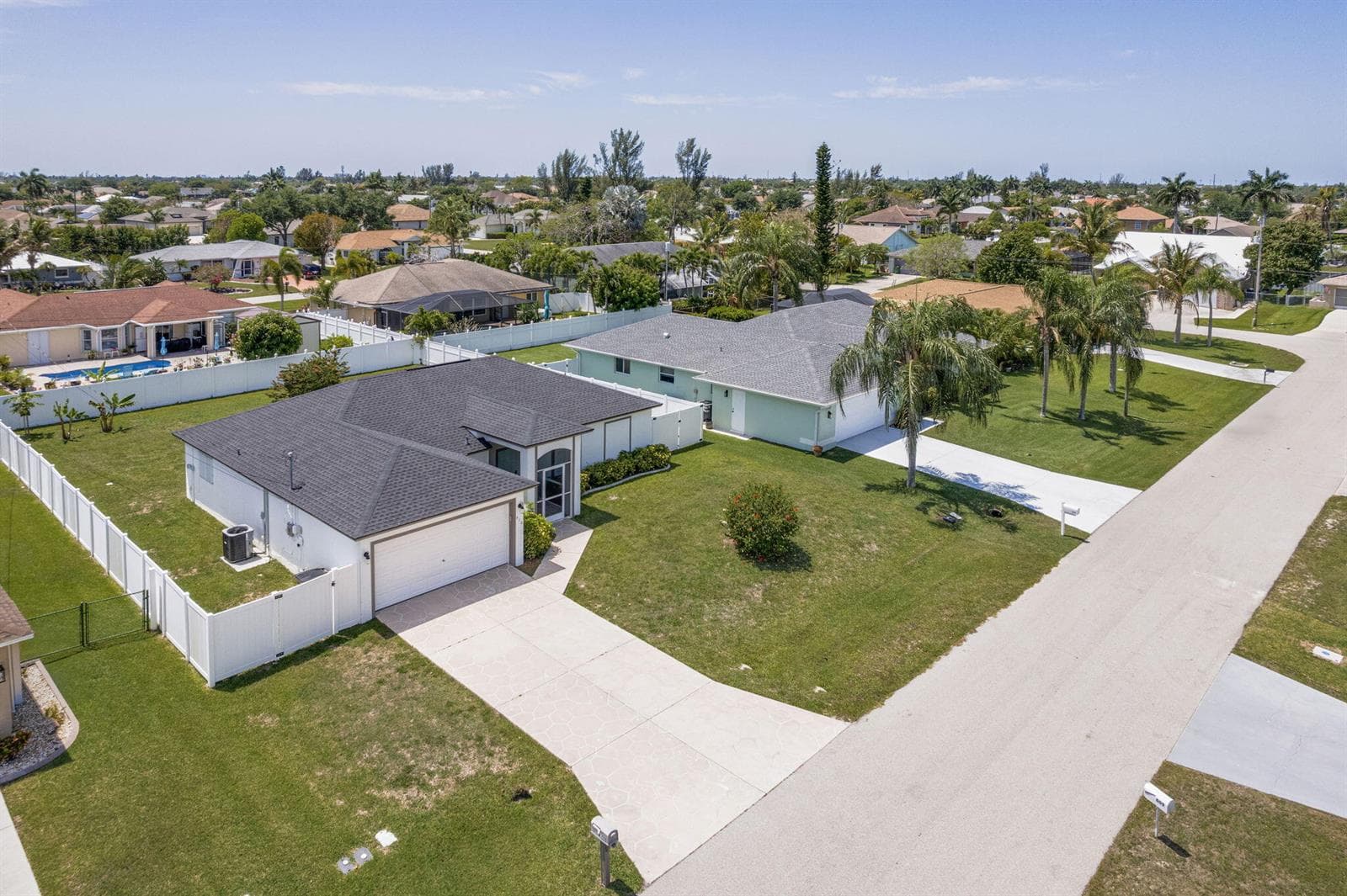 610 SE 21st Lane, Cape Coral, FL 33990 — zdjęcie 2