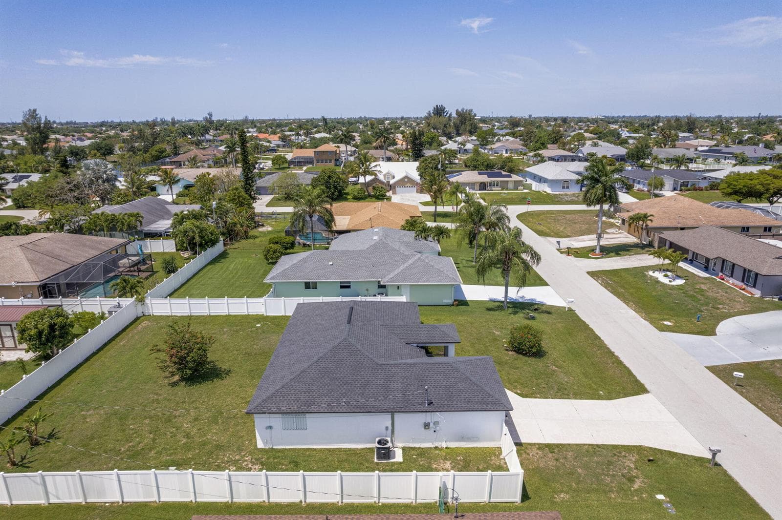 610 SE 21st Lane, Cape Coral, FL 33990 — zdjęcie 3